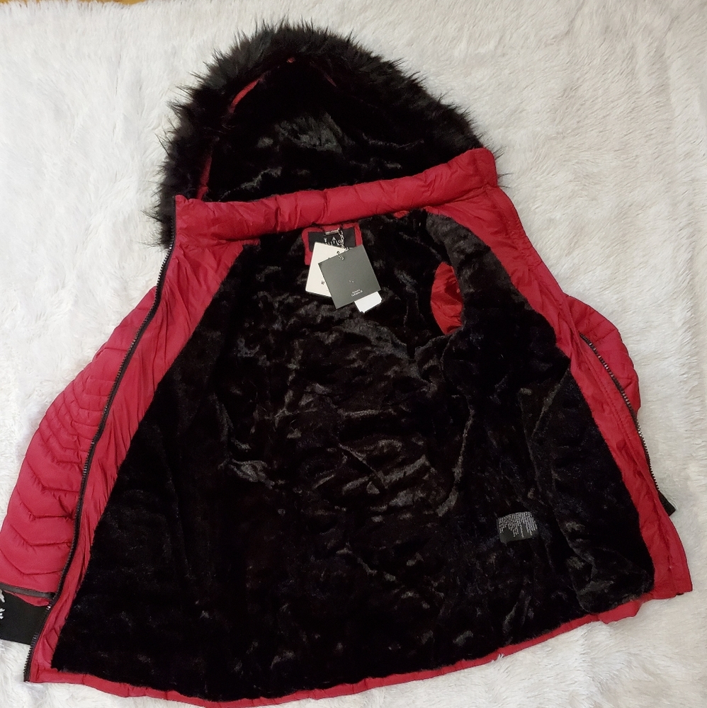 (SOLD) COALITION LA WINE VEGAN PUFFER COAT! - Picture 6 of 8